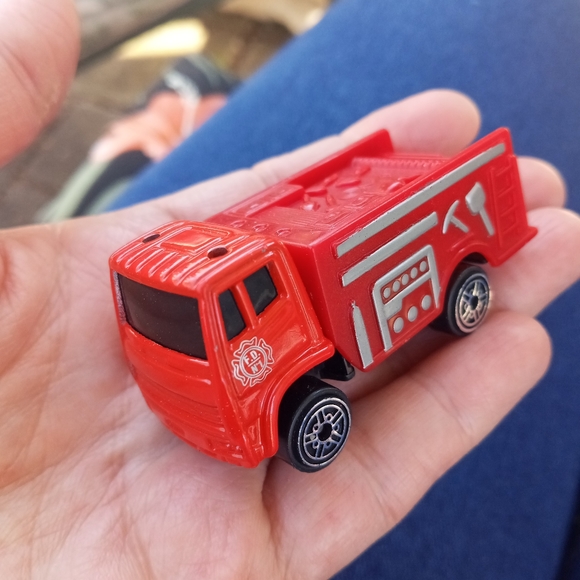 Maisto Emergency Vehicles Toy Die cast Cars Trucks Helicopters Bundle - Picture 13 of 15